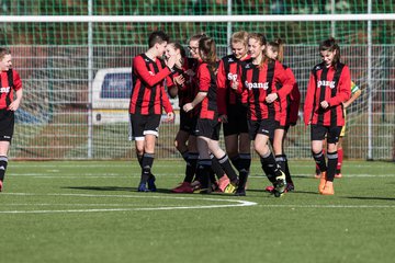 Bild 226 - B-Juniorinnen SG Weststeinburg/Bei - SV Fisia 03 : Ergebnis: 1:2